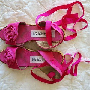 YVES SAINT LAURENT HOT PINK ESPADRILLE ANKLE STRAPS WEDGE SANDALS W/ ROSE
